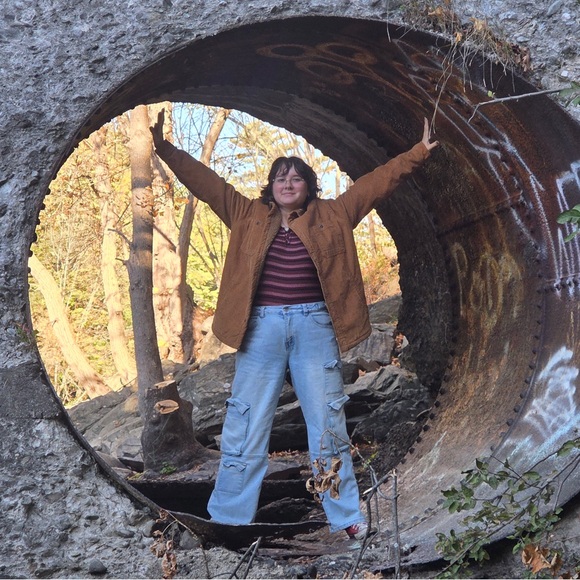 Meet your Posher, Samantha - Picture 2 of 3